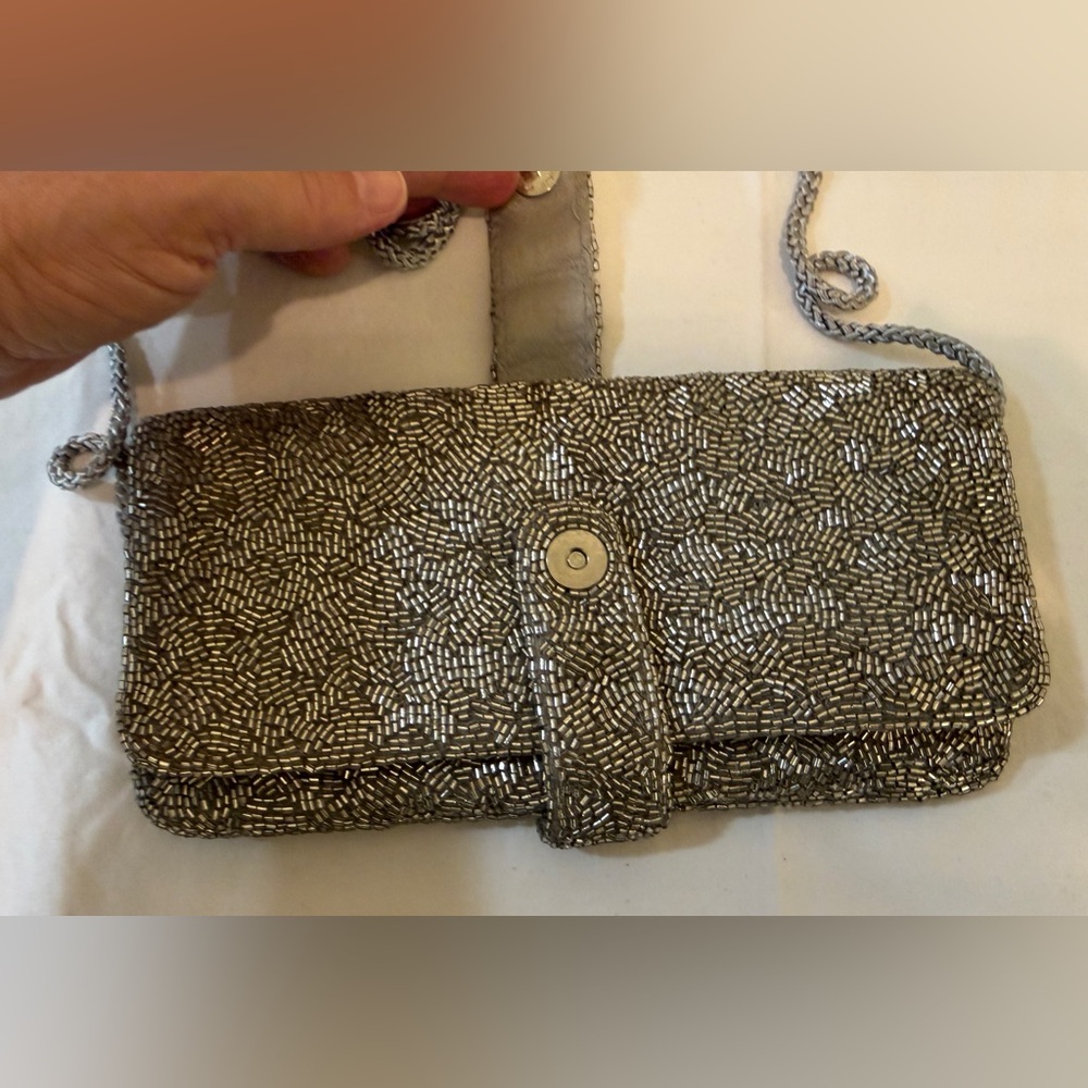 NWOT Silver Sequin Women’s Evening Bag - Valerie Stevens brand. - Picture 3 of 10